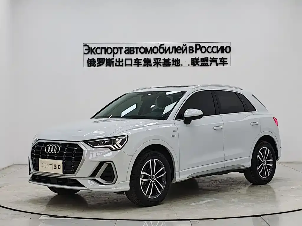Audi Q3 — фото 1