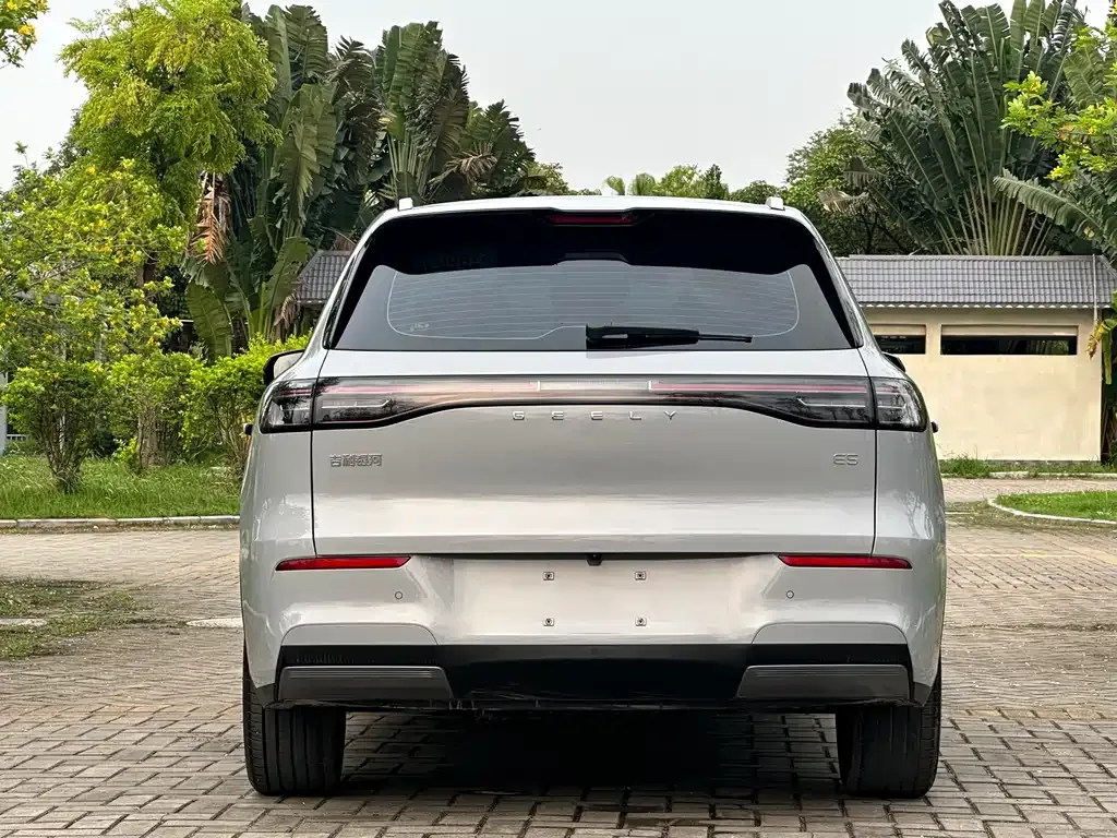 Geely Galaxy E5 — фото 10