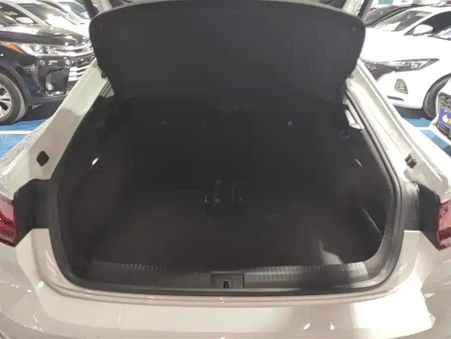 Volkswagen CC 2023 из CN, фото 3