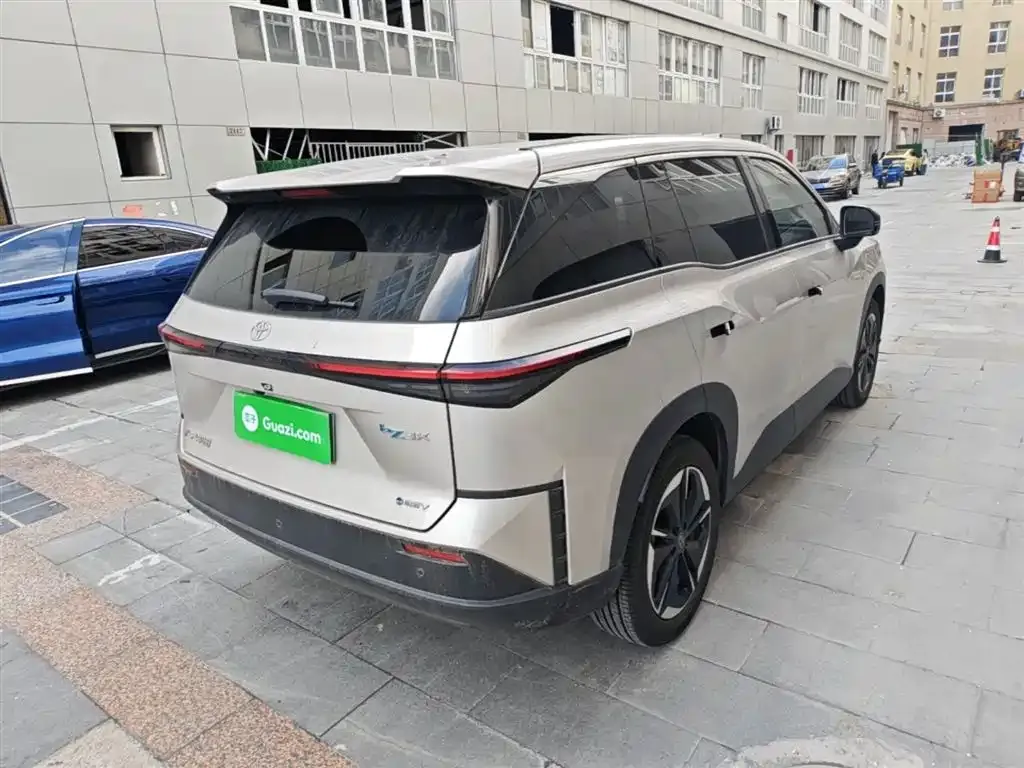 Toyota Platinum 3X 2026 из CN, фото 8