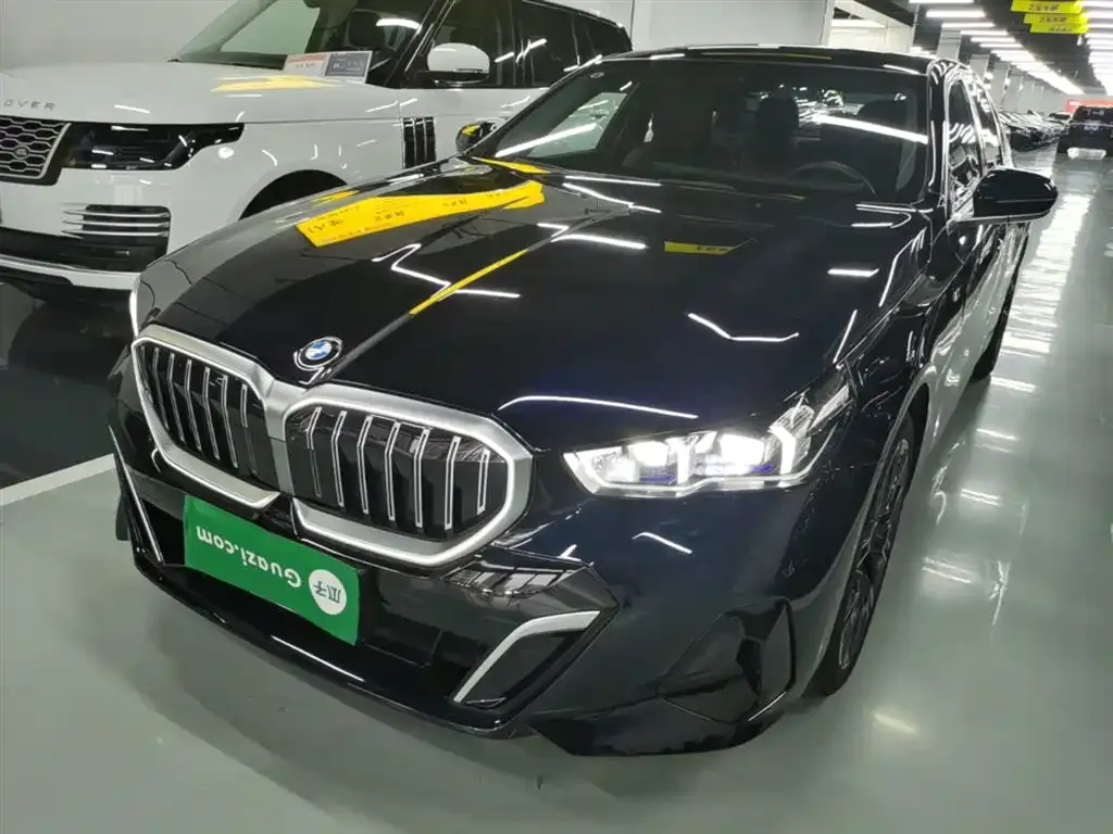 BMW 5 Series — фото 1