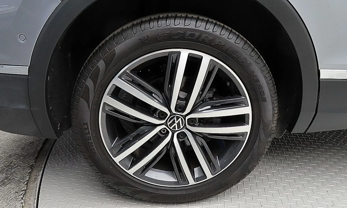 Volkswagen Tiguan — фото 9