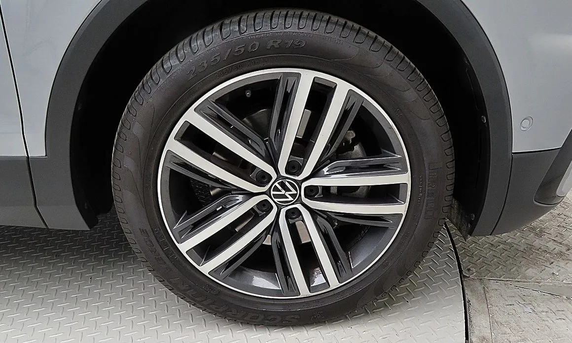 Volkswagen Tiguan — фото 7