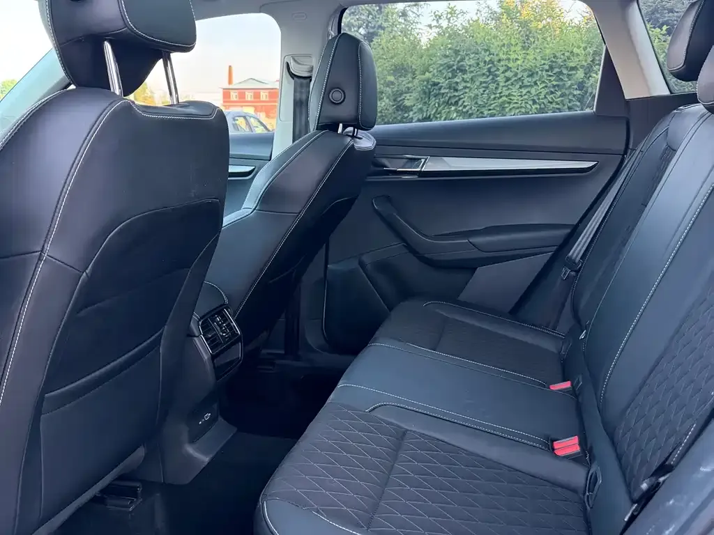 Skoda Karoq — фото 8