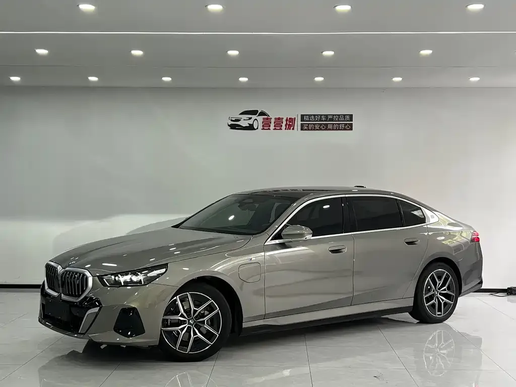 BMW i5 — фото 1
