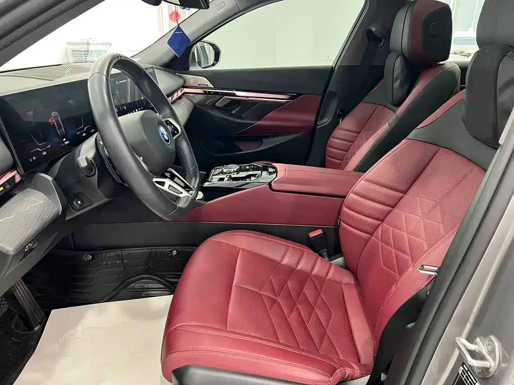 BMW i5 — фото 7