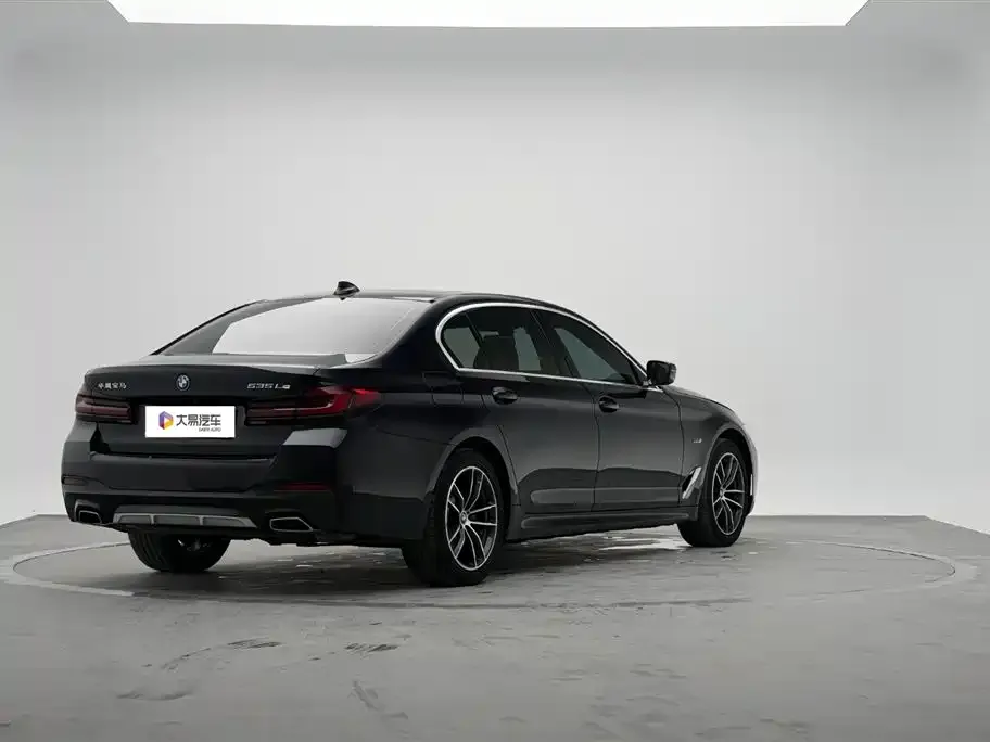 BMW 5 Series New Energy — фото 2