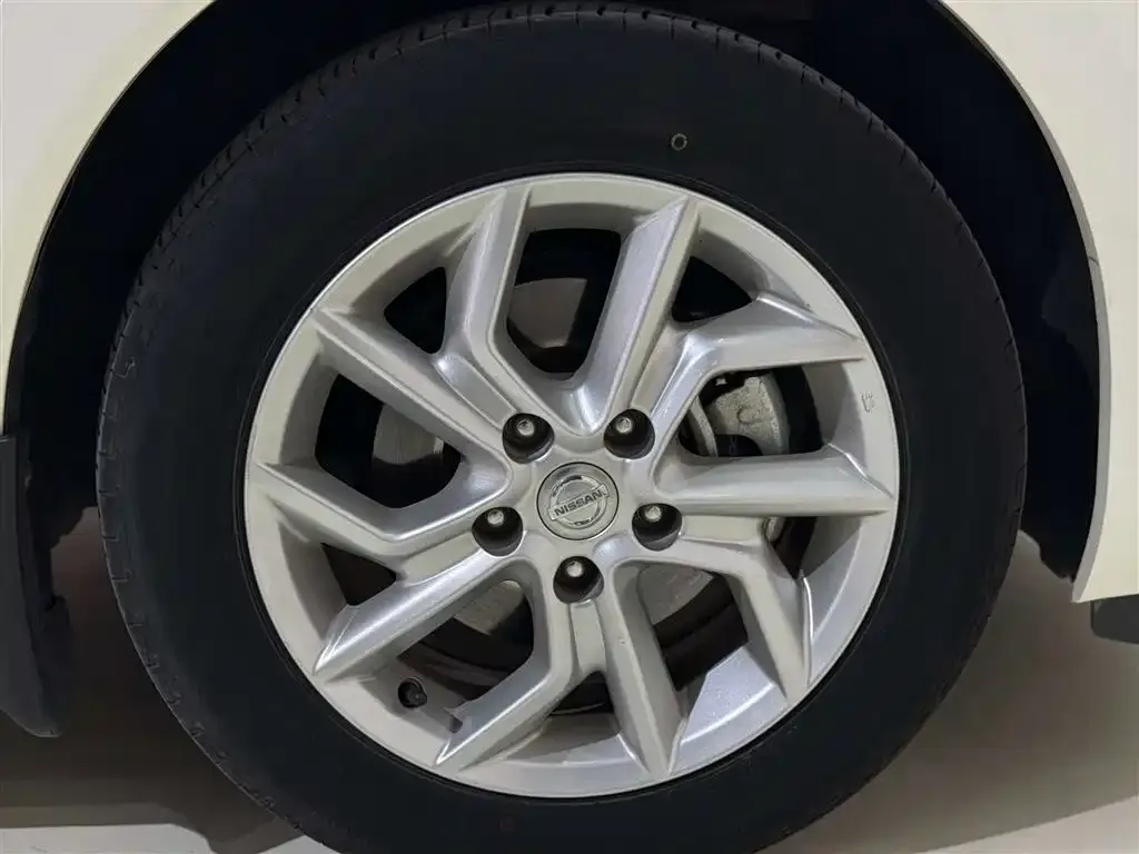 Nissan Tiida 2022 из CN, фото 8