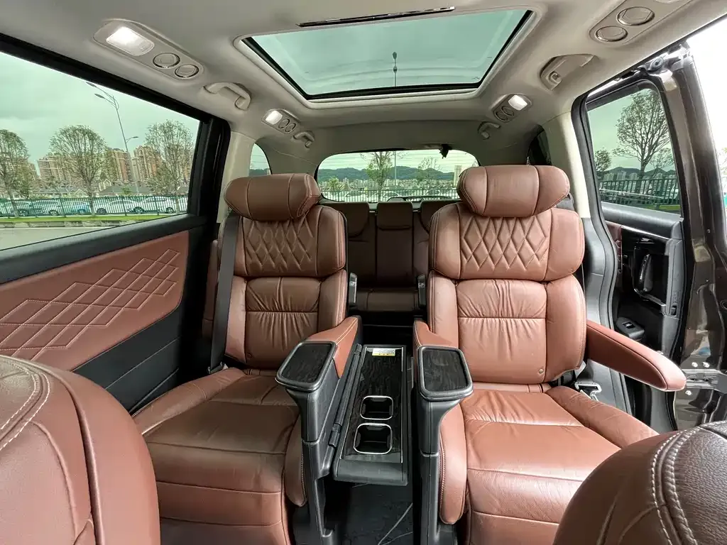 Honda Elysion 2021 из CN, фото 4