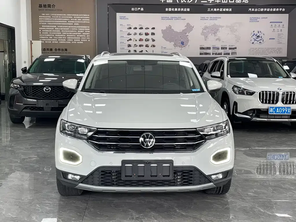 Volkswagen T-Roc — фото 9