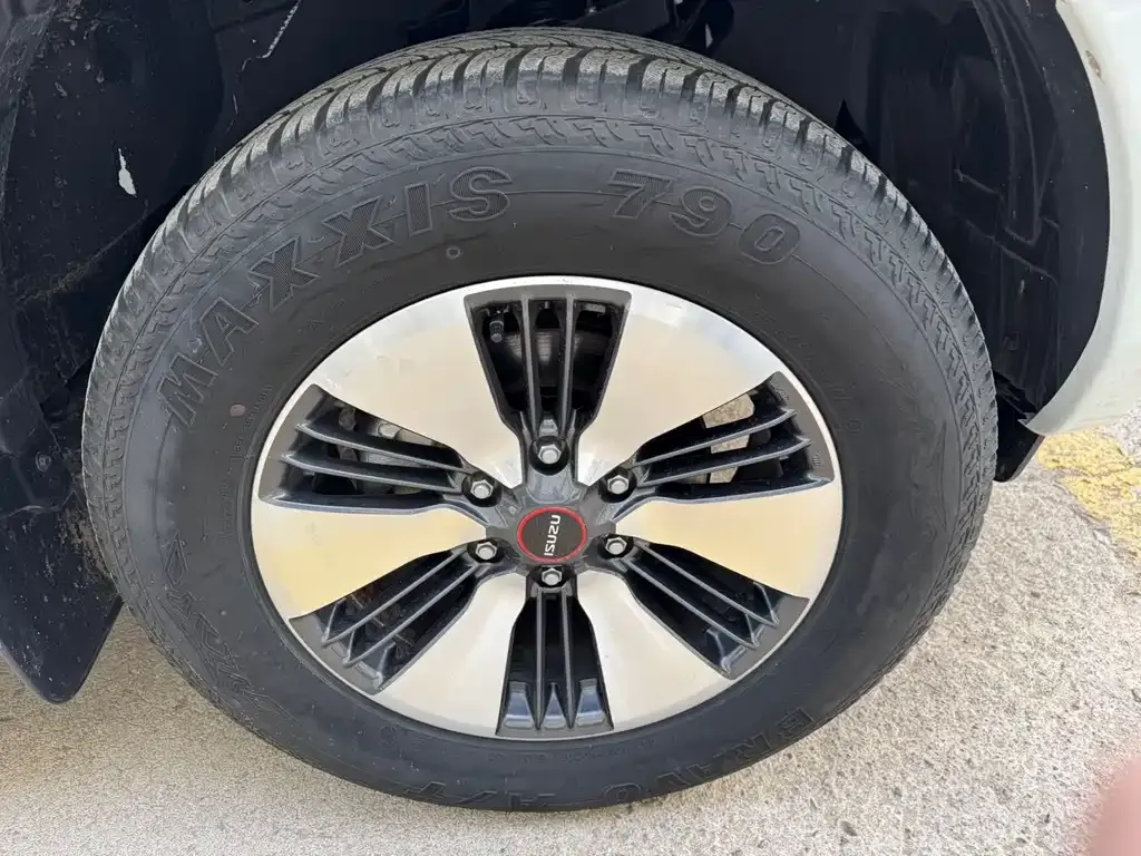 Isuzu D-MAX 2023 из CN, фото 3
