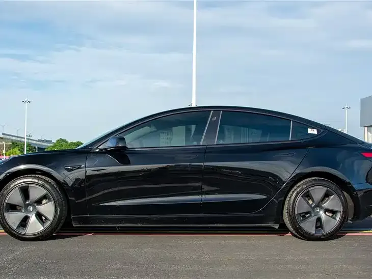 Tesla Model 3 — фото 2