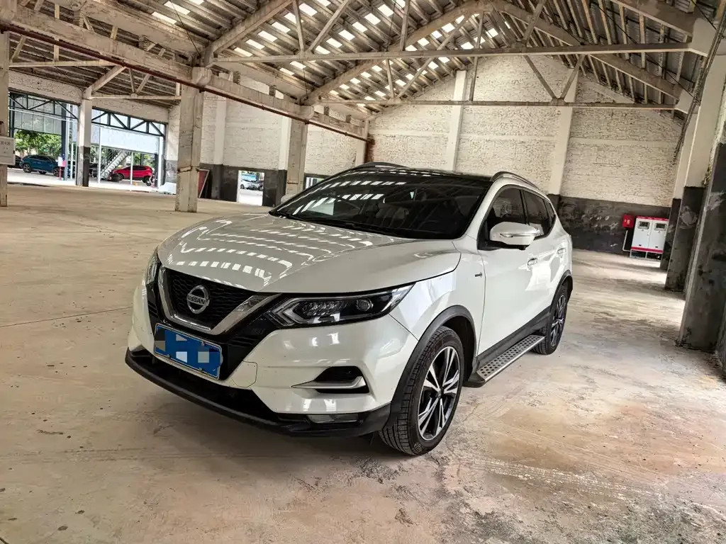 Nissan Qashqai — фото 1