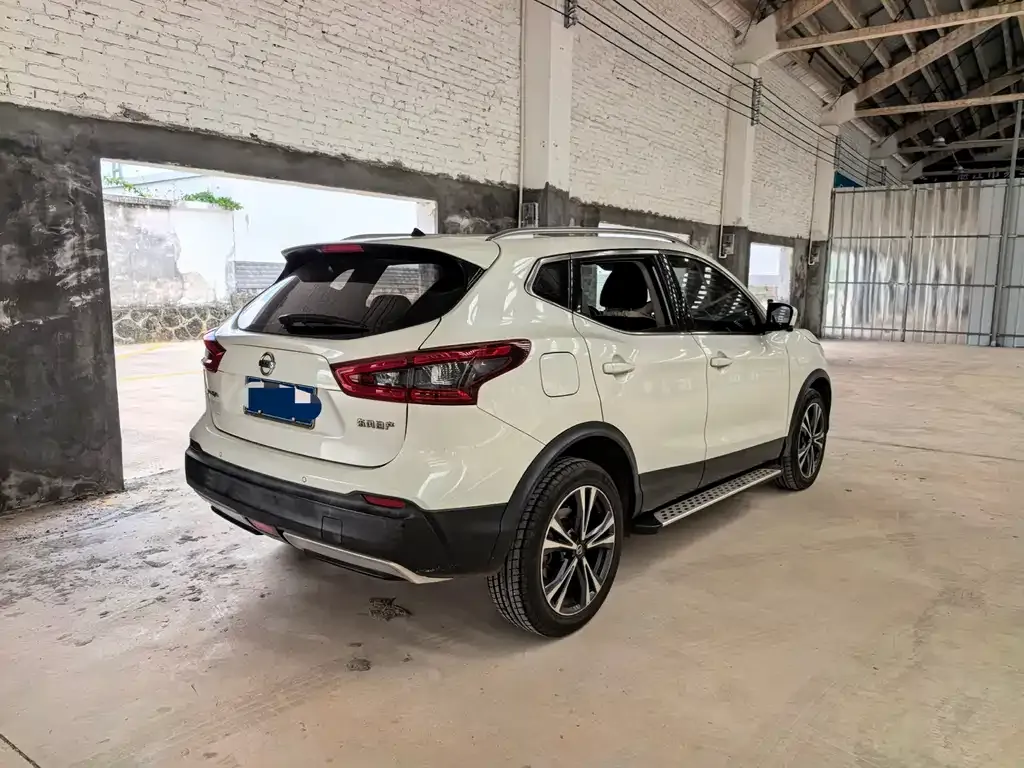 Nissan Qashqai — фото 4