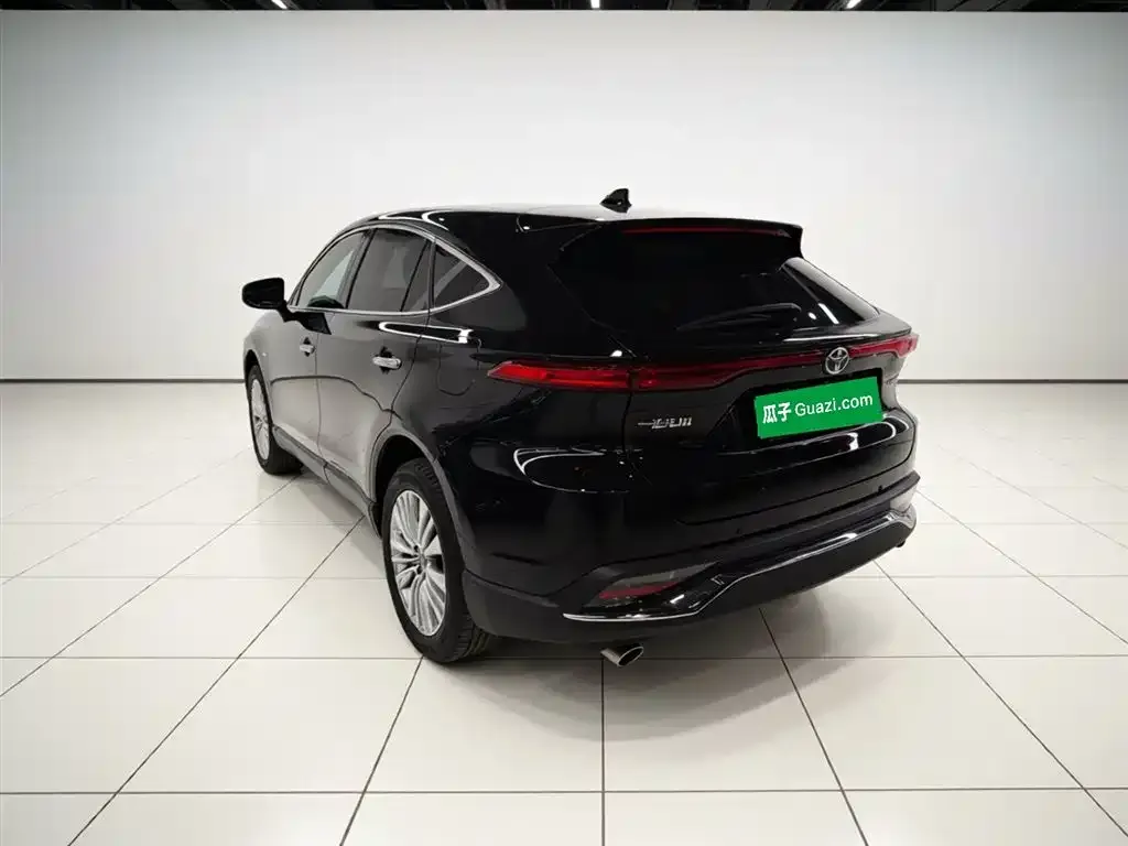 Toyota Harrier 2023 из CN, фото 2