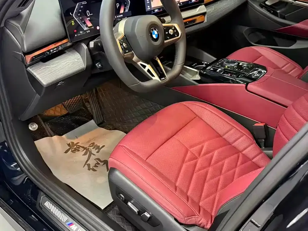 BMW 5 Series 2025 из CN, фото 8