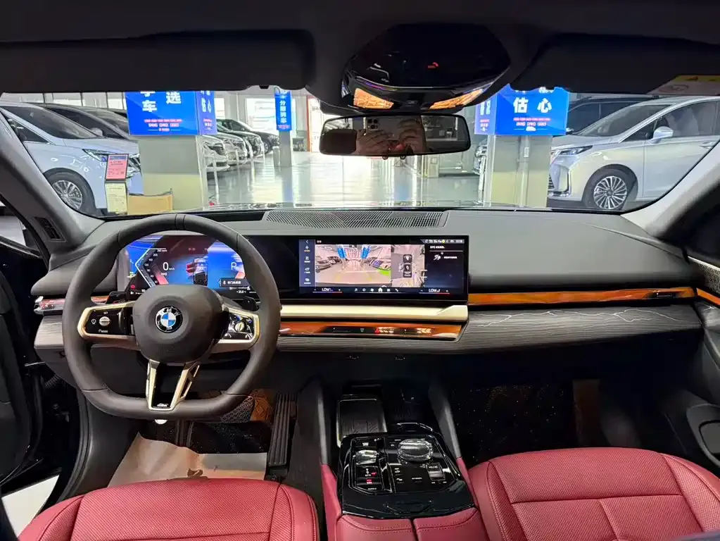 BMW 5 Series 2025 из CN, фото 2