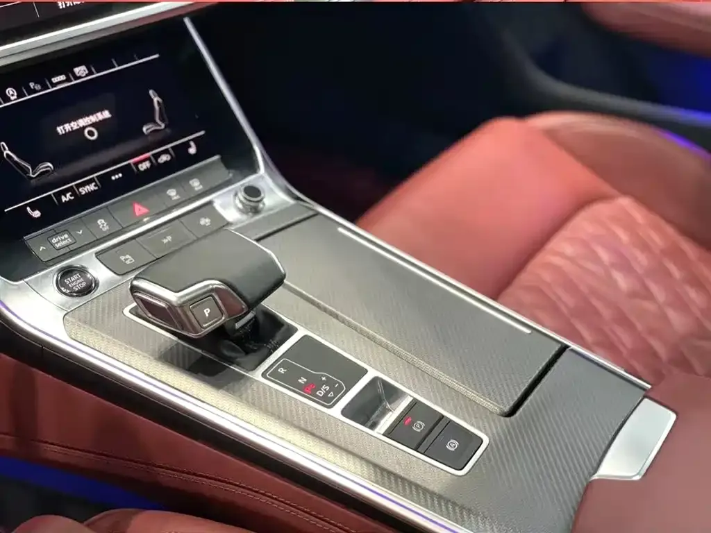 Audi A7L — фото 7