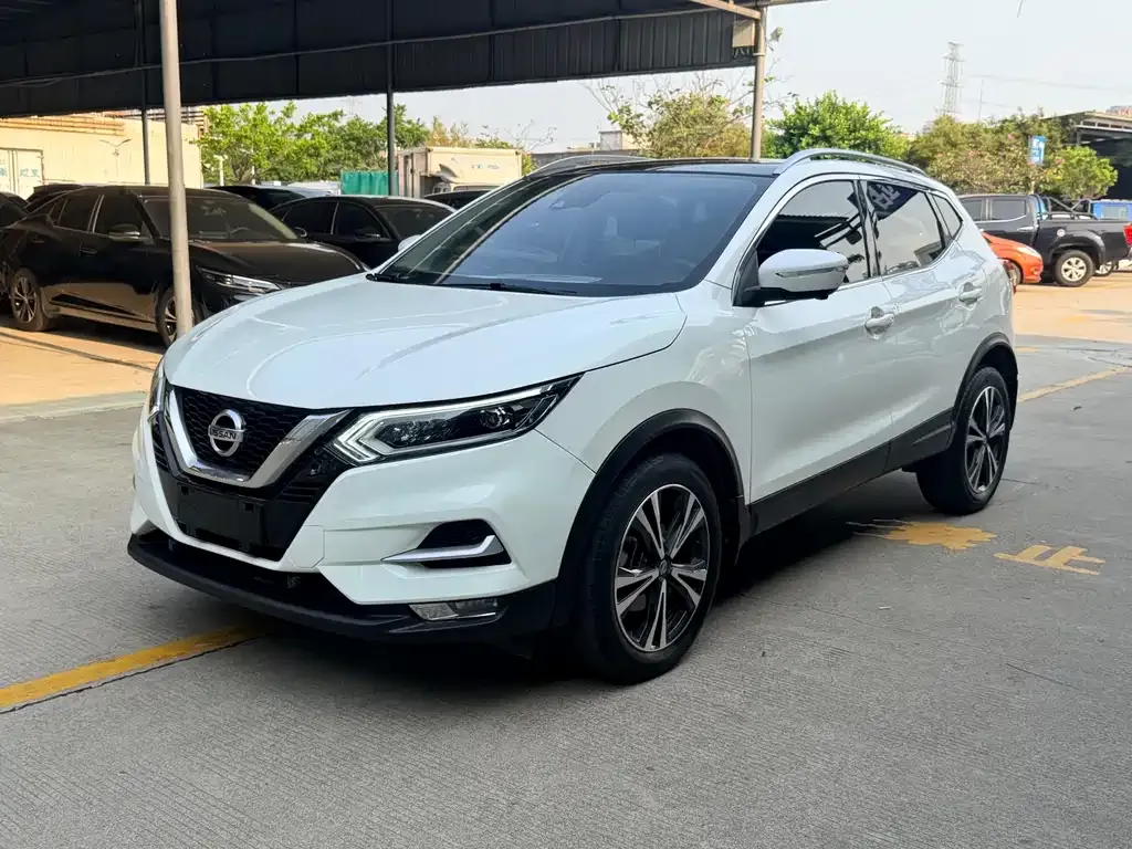 Nissan Qashqai — фото 1