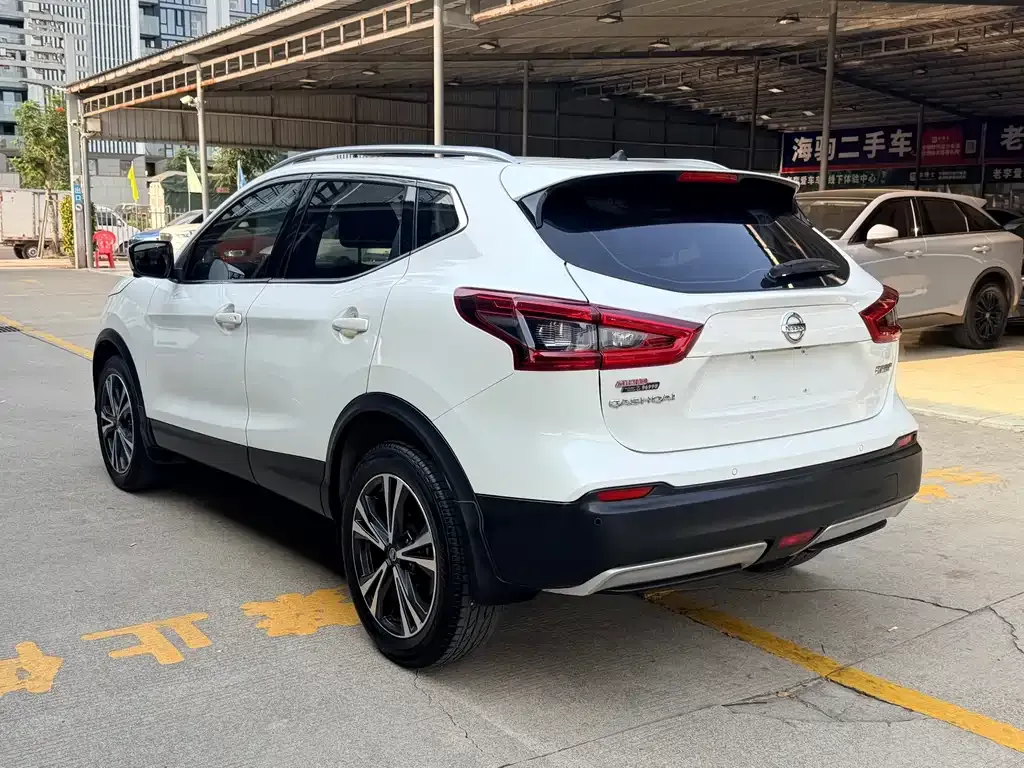 Nissan Qashqai — фото 8