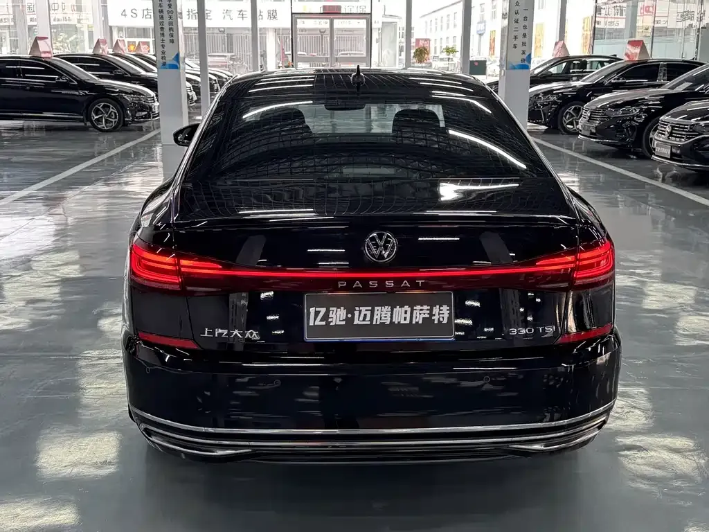 Volkswagen Passat — фото 6