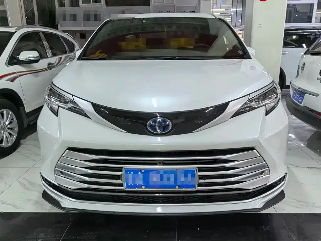 Toyota Sienna 2023 из CN, фото 9