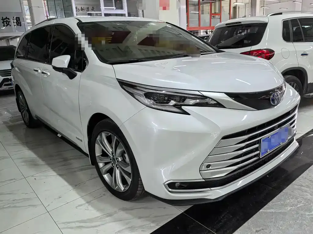 Toyota Sienna 2023 из CN, фото 4
