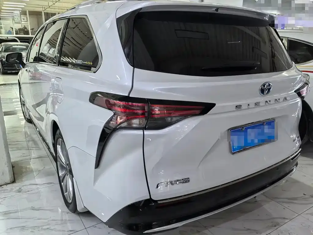 Toyota Sienna 2023 из CN, фото 6