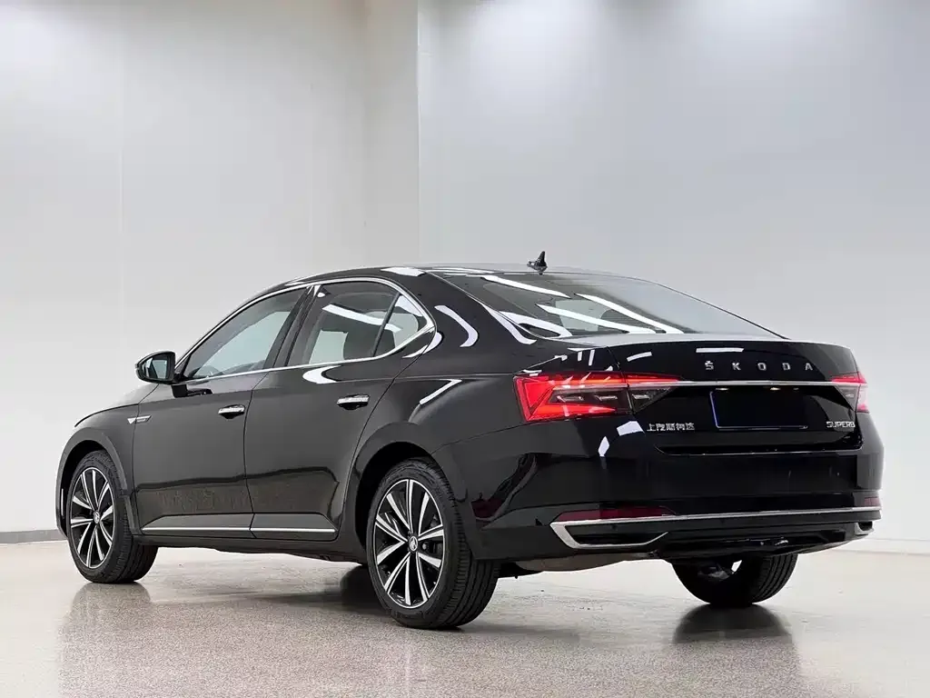 Skoda Superb 2025 из CN, фото 7