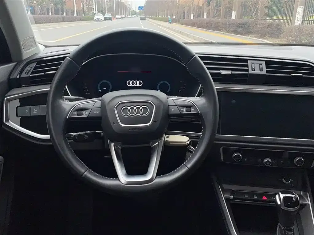 Audi Q3 — фото 9