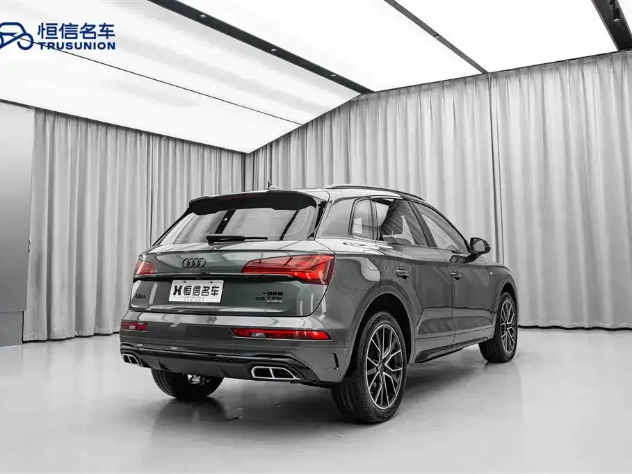Audi Q5L — фото 7