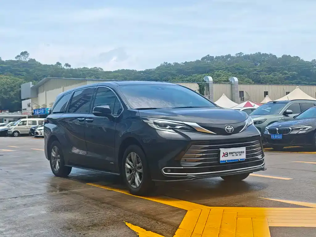 Toyota Sienna 2025 из CN, фото 10