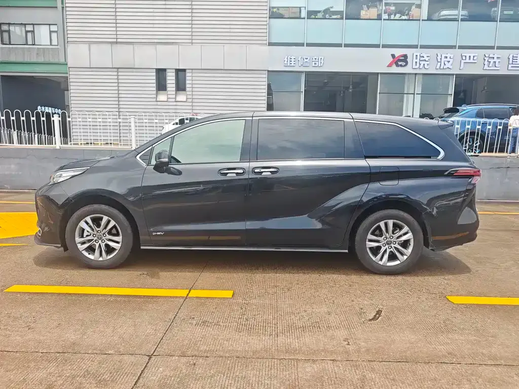 Toyota Sienna 2025 из CN, фото 8
