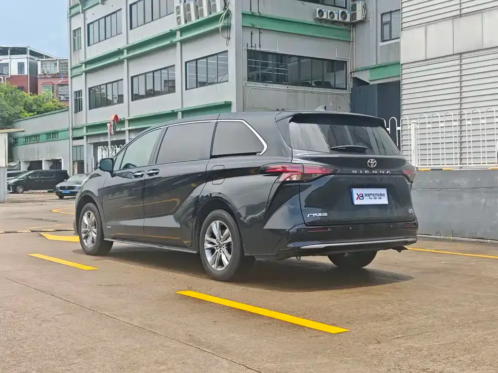 Toyota Sienna 2025 из CN, фото 5