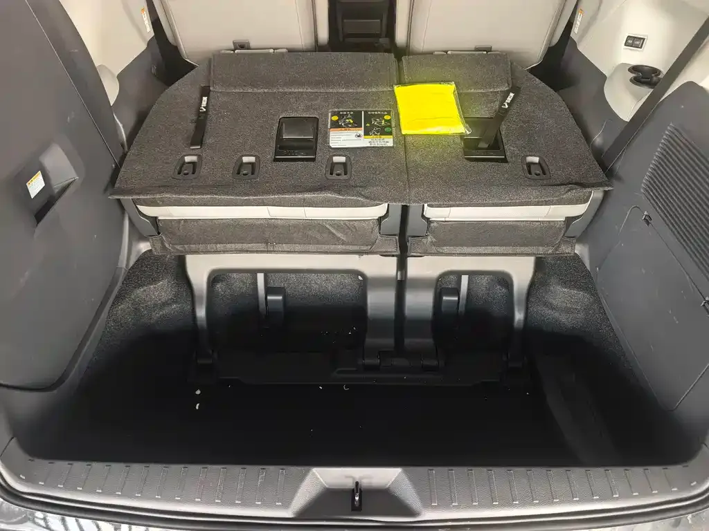 Toyota Sienna 2025 из CN, фото 6