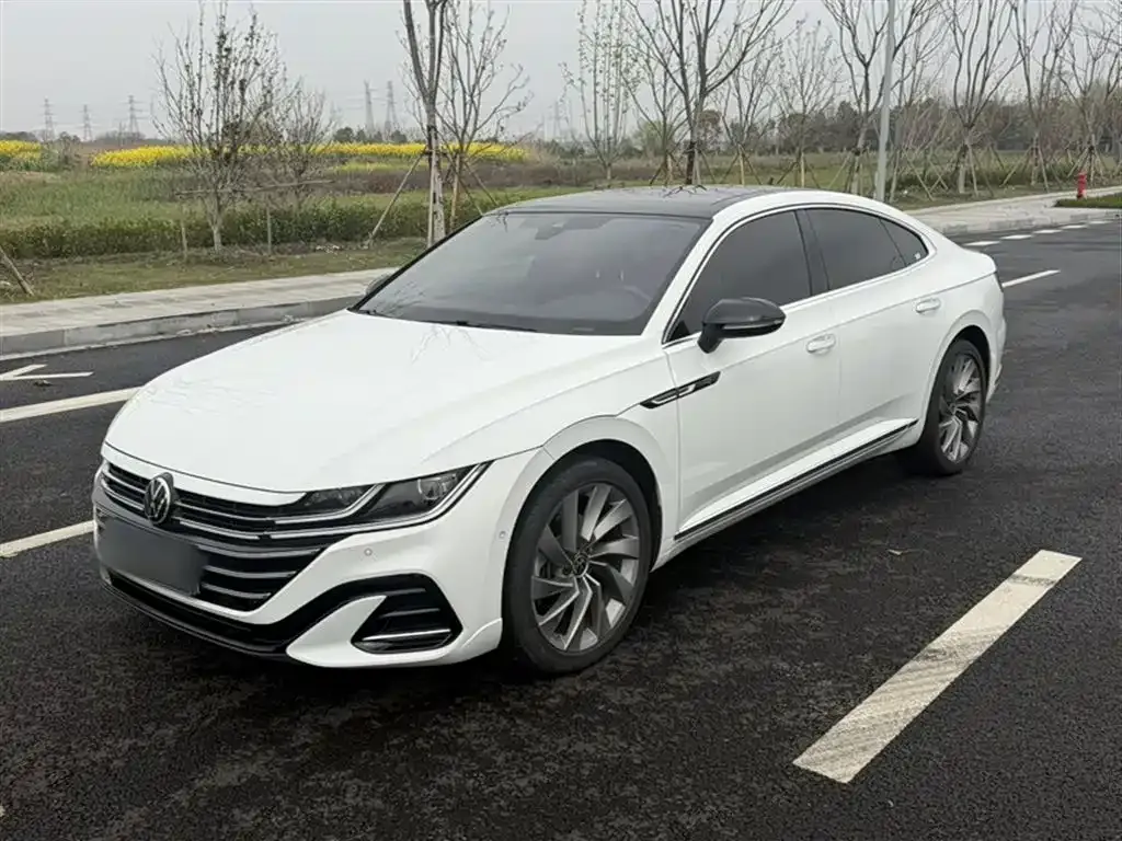Volkswagen CC 2023 из CN, фото 1