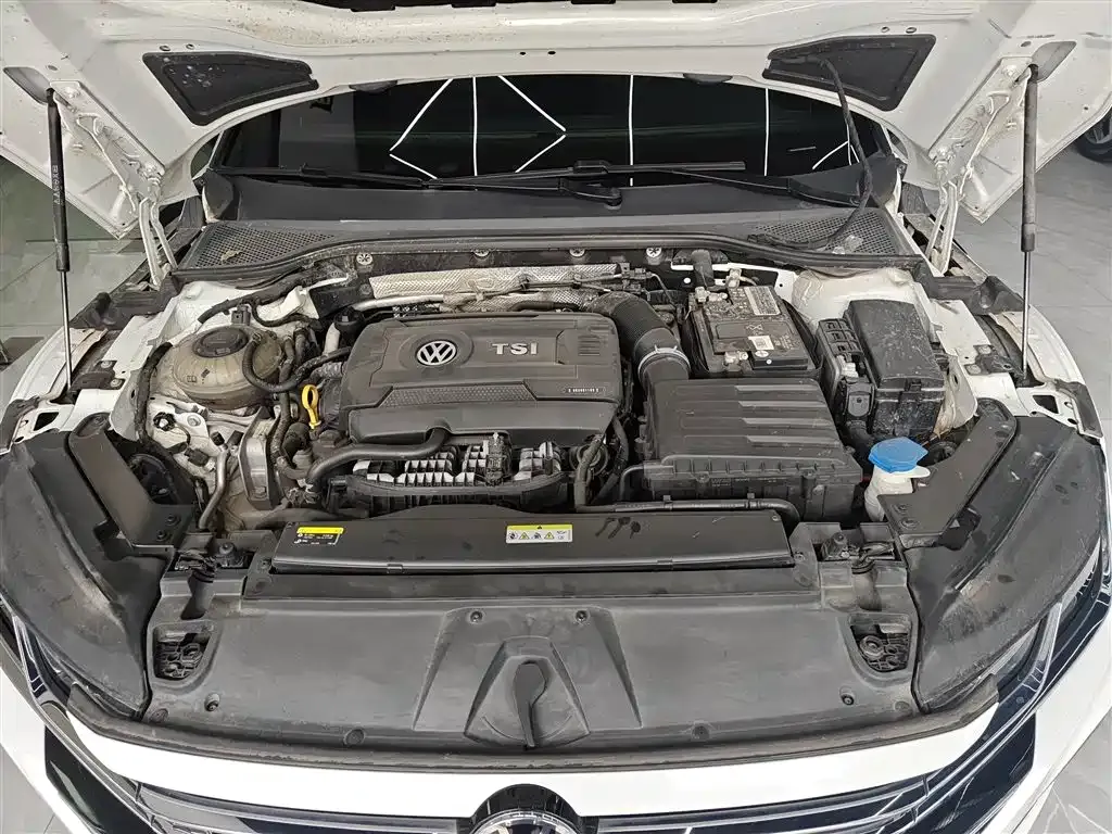 Volkswagen CC 2023 из CN, фото 10