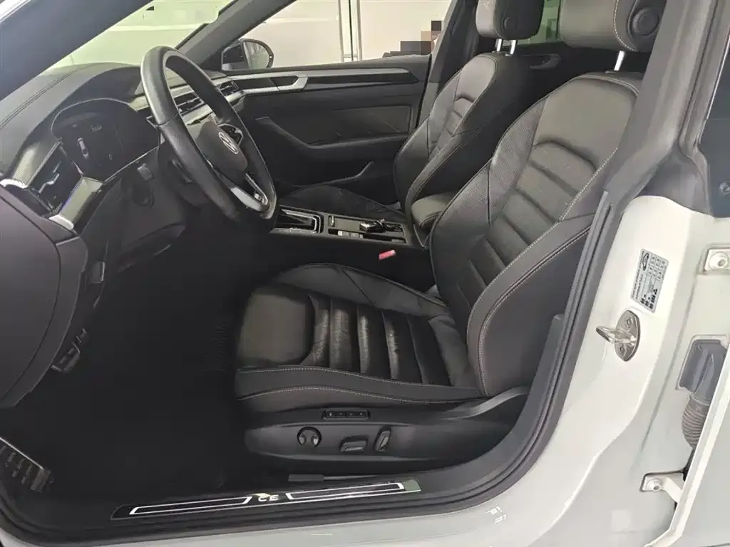 Volkswagen CC 2023 из CN, фото 8