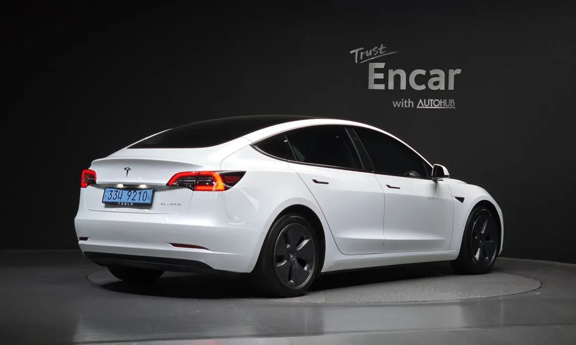 Tesla Model 3 — фото 4
