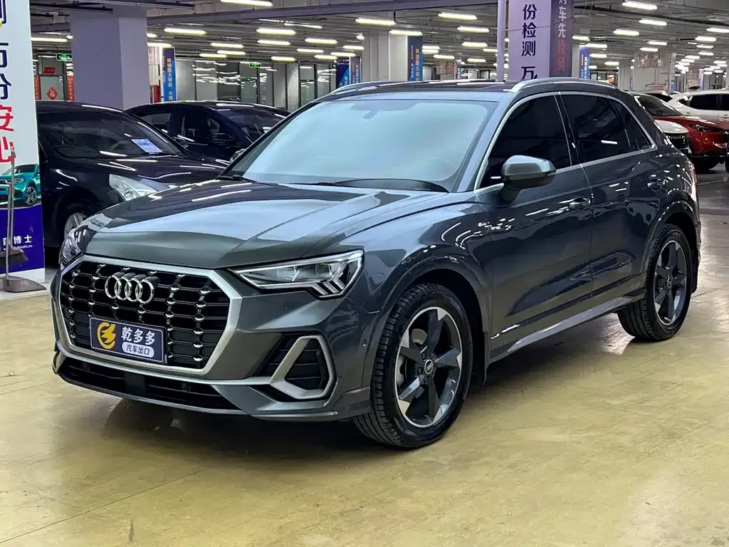Audi Q3 — фото 1