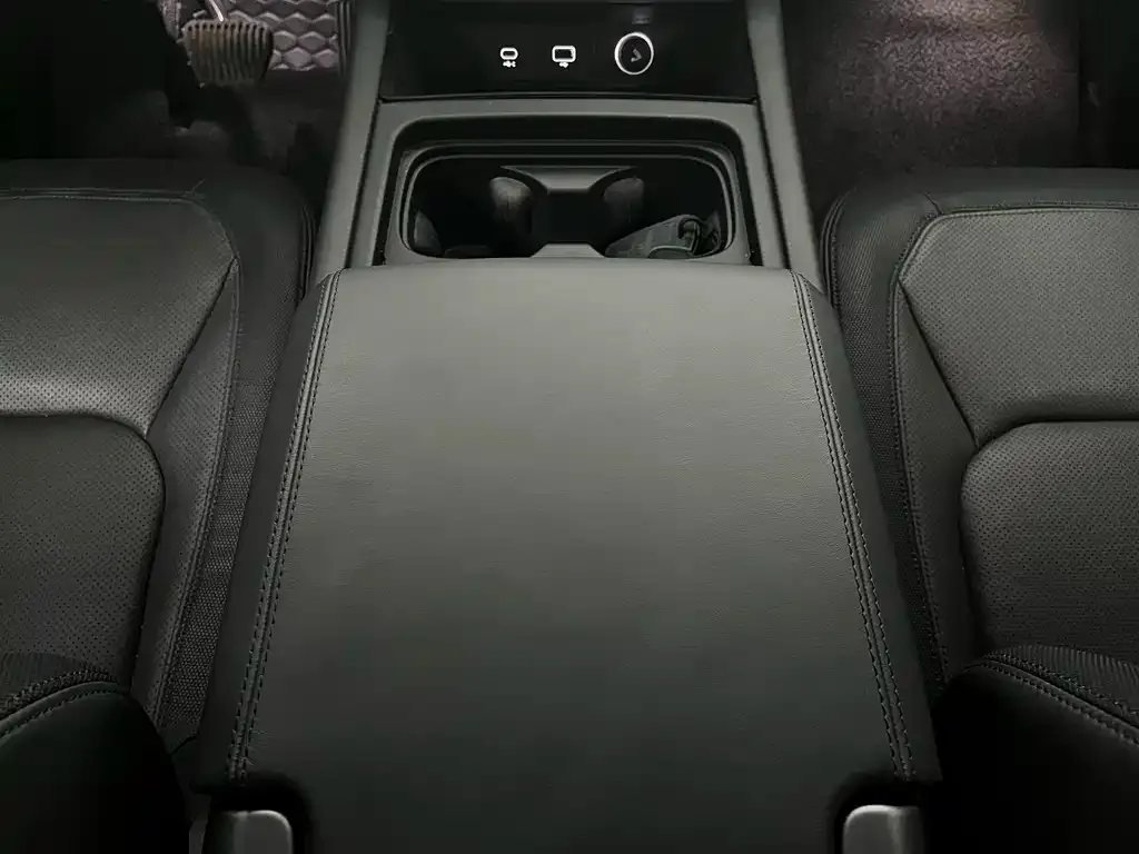 Land Rover Defender 2023 из CN, фото 4