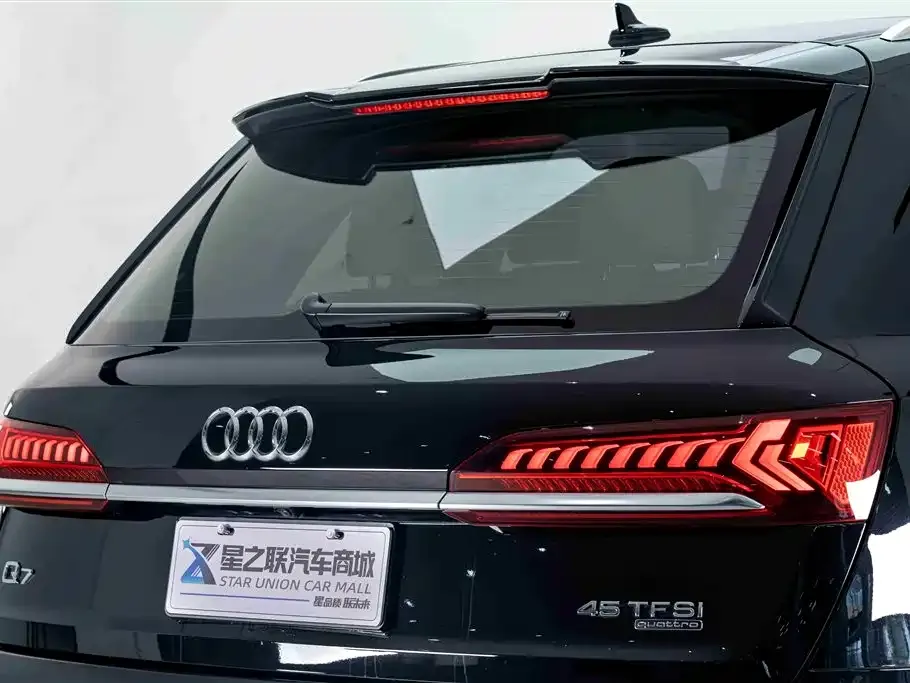 Audi Q7 — фото 5