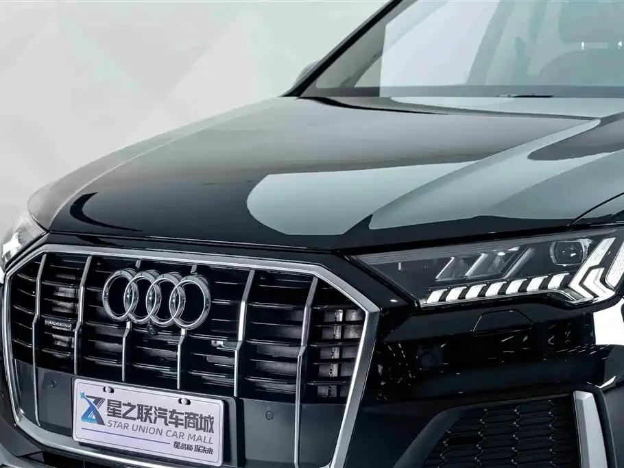 Audi Q7 — фото 10