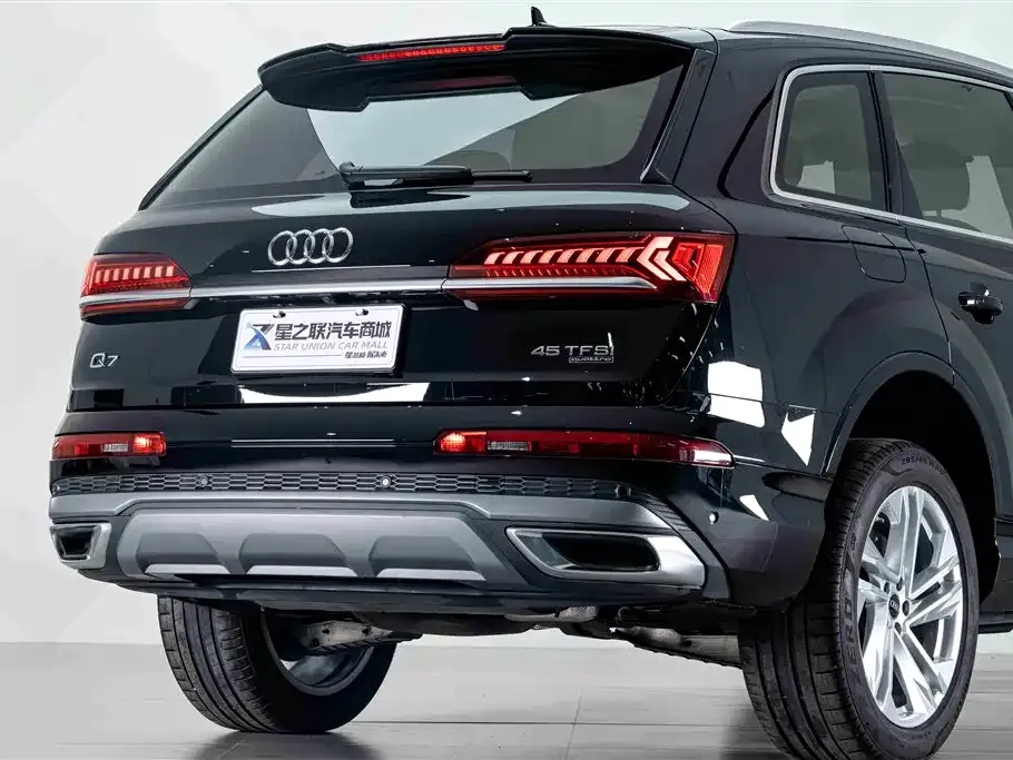 Audi Q7 — фото 8