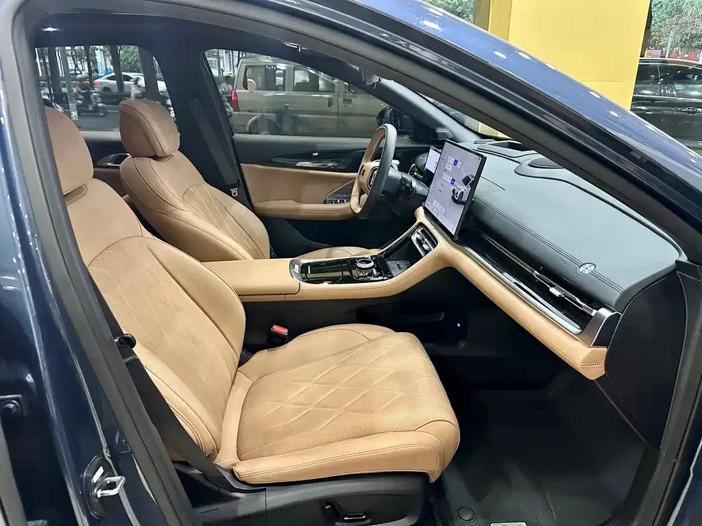 Geely Galaxy A7 — фото 3