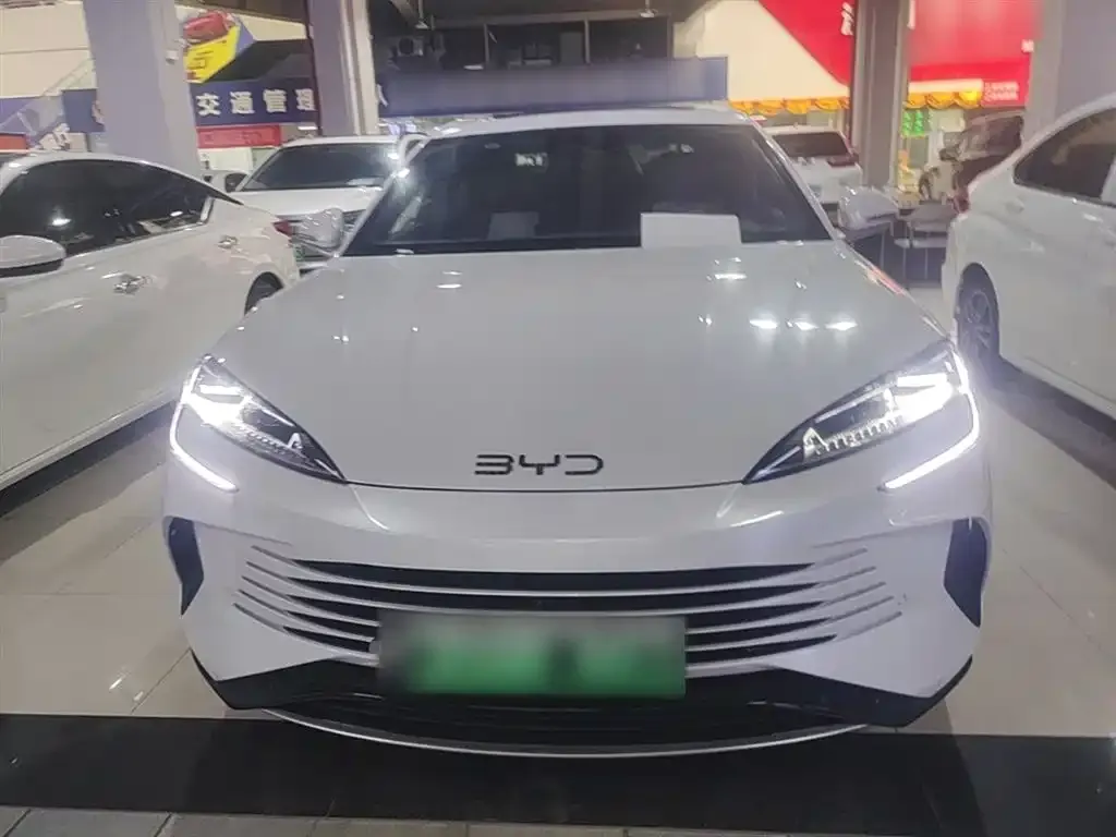BYD Seal — фото 10