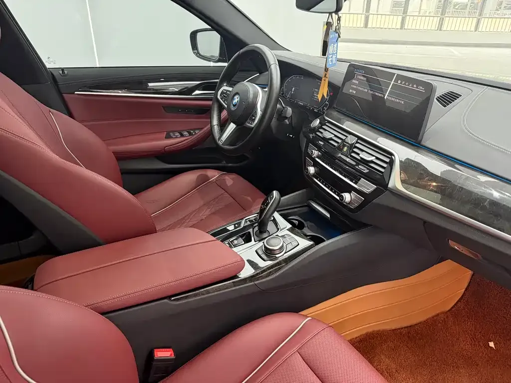 BMW 5 Series New Energy — фото 4