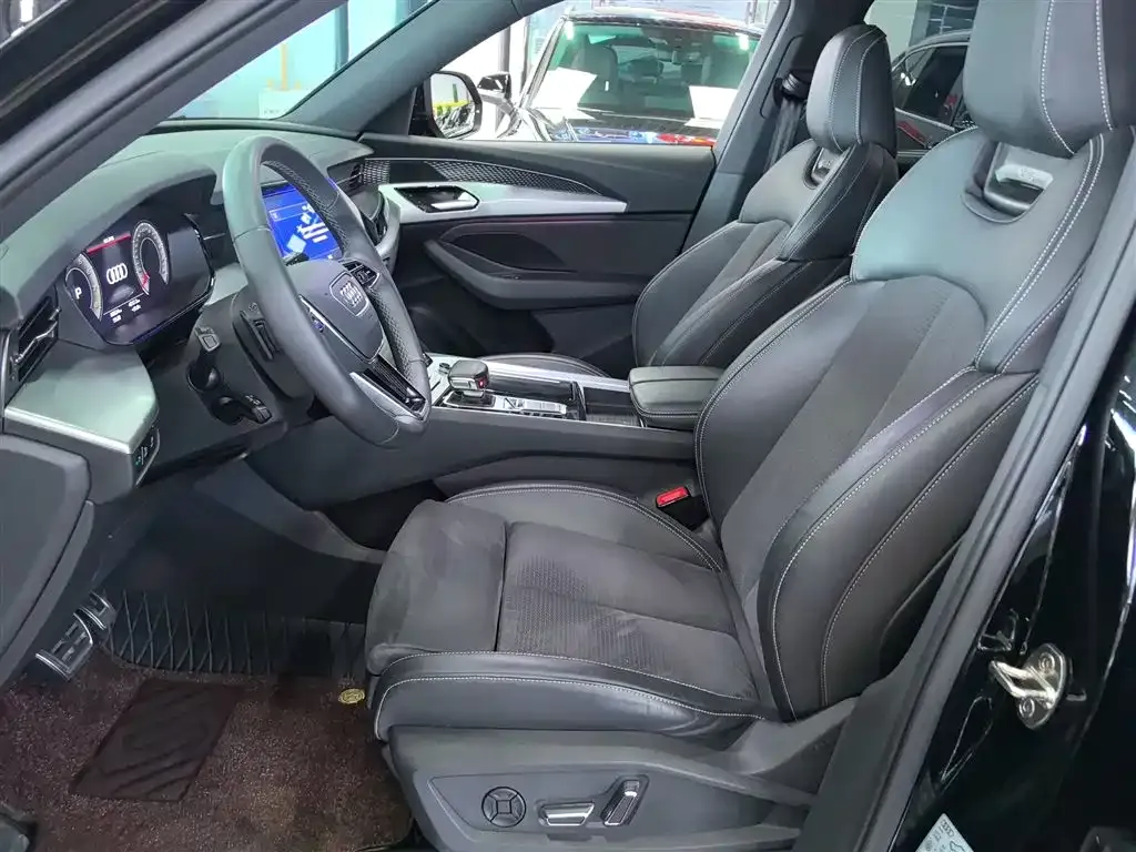 Audi Q6 2023 из CN, фото 4