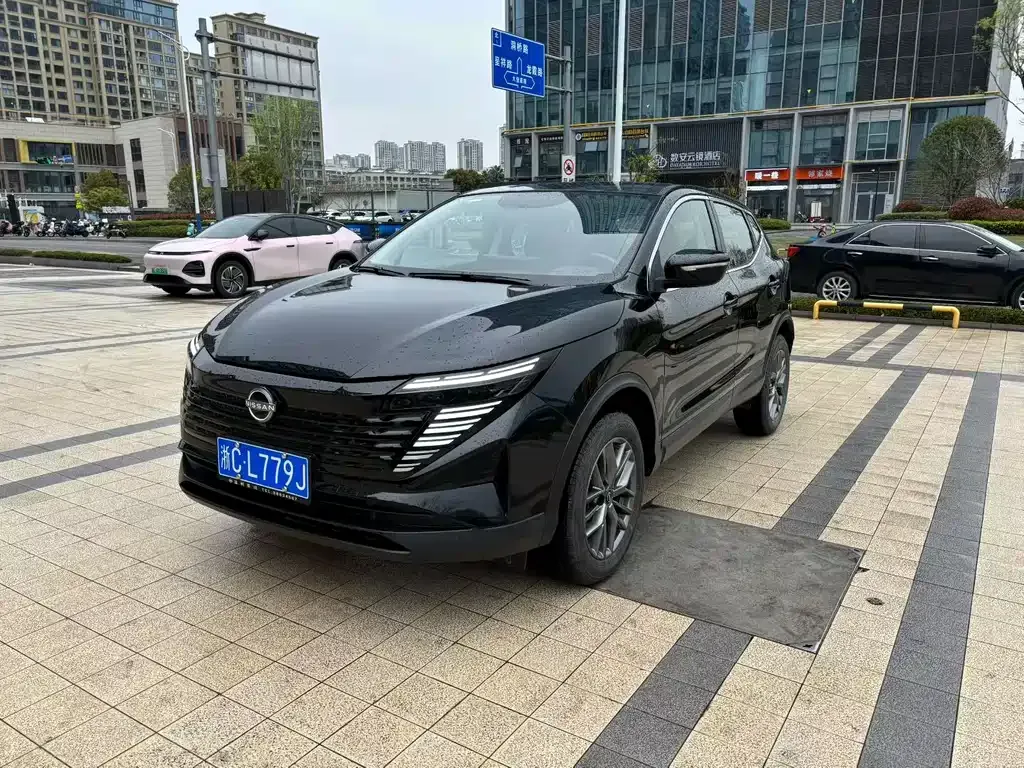 Nissan Qashqai — фото 8