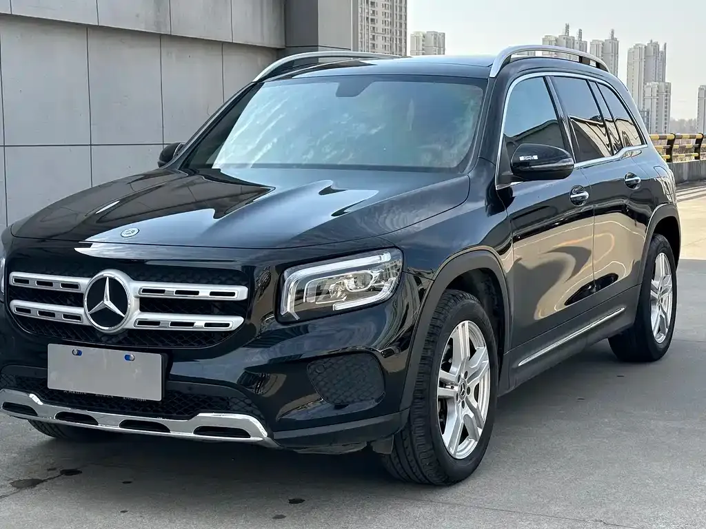 Mercedes-Benz GLB — фото 1